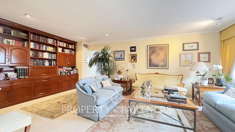 Foto 740c76b0-4551-47e6-ae10-c61dae6f30f1. Casa pareada espectacular chalet pareado en zona arturo soria en Madrid