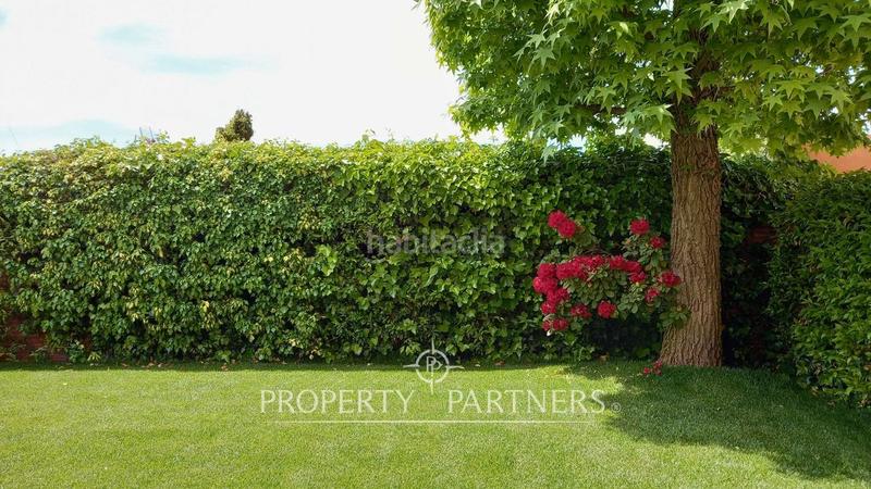 Foto c55a7b71-5201-42da-8719-01246e718030. Casa pareada espectacular chalet pareado en zona arturo soria en Madrid