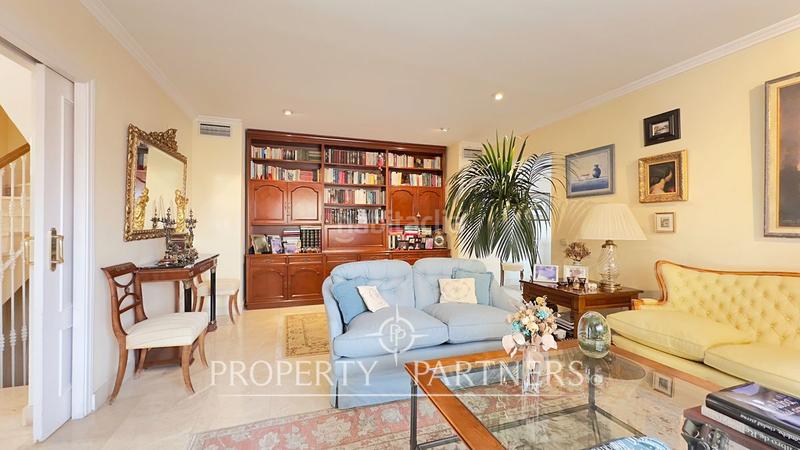 Foto cf3981ad-62b5-42d9-9fa2-a721304f2a01. Casa pareada espectacular chalet pareado en zona arturo soria en Madrid