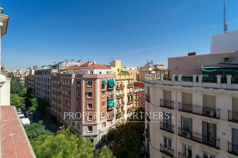 Foto 7dc0c84c-4eba-4830-8eef-04960a06fb54. Àtic amb calefacció a Ríos Rosas-Nuevos Ministerios Madrid