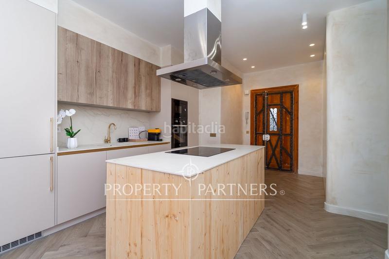 Foto c453c871-27a2-46eb-a2c1-cc6f4338b3bc. Àtic amb calefacció a Ríos Rosas-Nuevos Ministerios Madrid