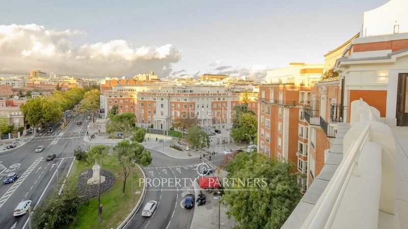 Foto 8f619464-5de9-4bb3-8c77-1f15dcb2fae2. Dachwohnung mit heizung parking in Lista Madrid