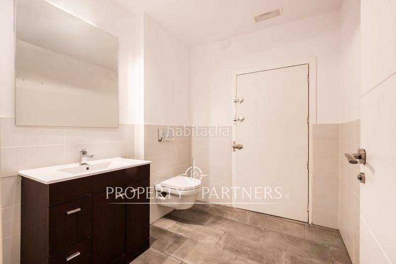 Foto 200ffa31-d5b0-4830-92fd-794ab70f2247. Local comercial amb calefacció a Recoletos Madrid