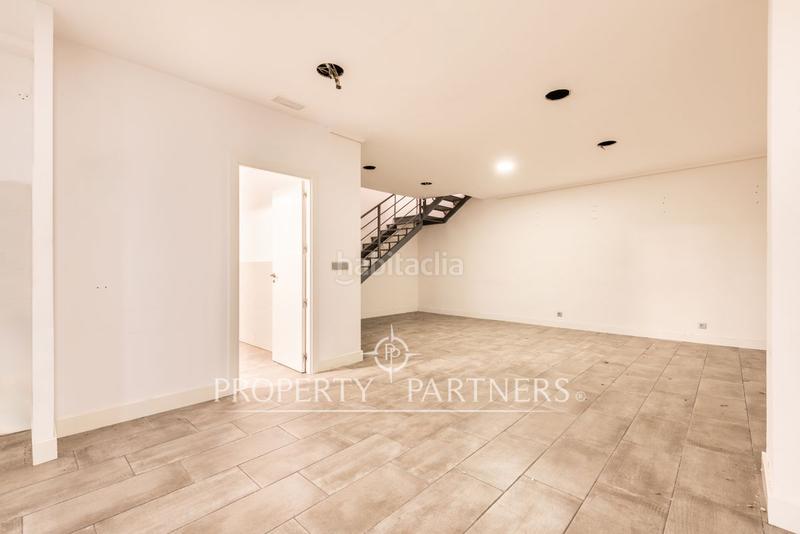 Foto 2332194d-c30d-40f7-b597-4e60ea92978b. Local comercial amb calefacció a Recoletos Madrid