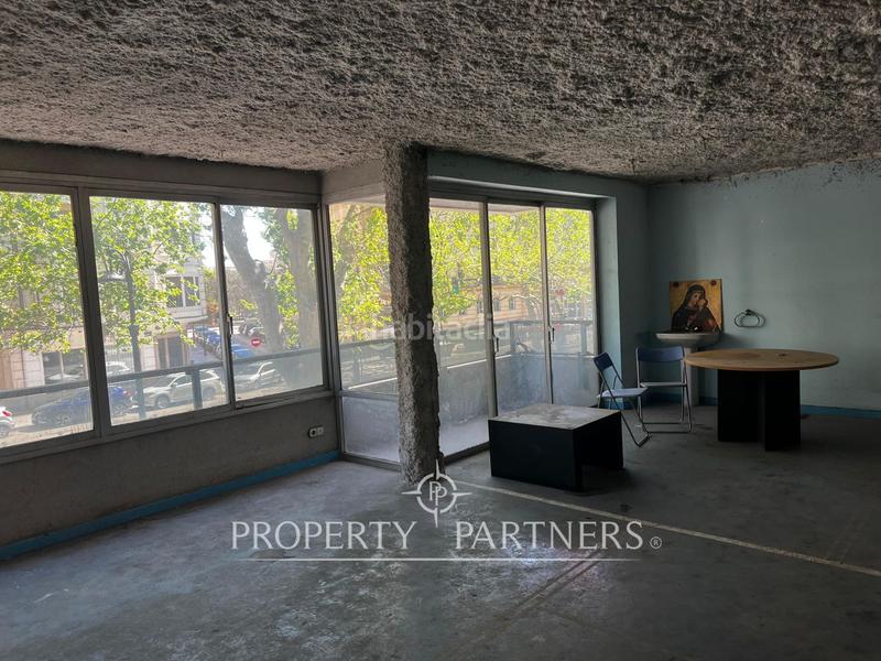 Foto 065ce502-9bec-4859-afc7-c28b734c9146. Local comercial  en navarro reverter con 3 terrazas y luz natural en Valencia