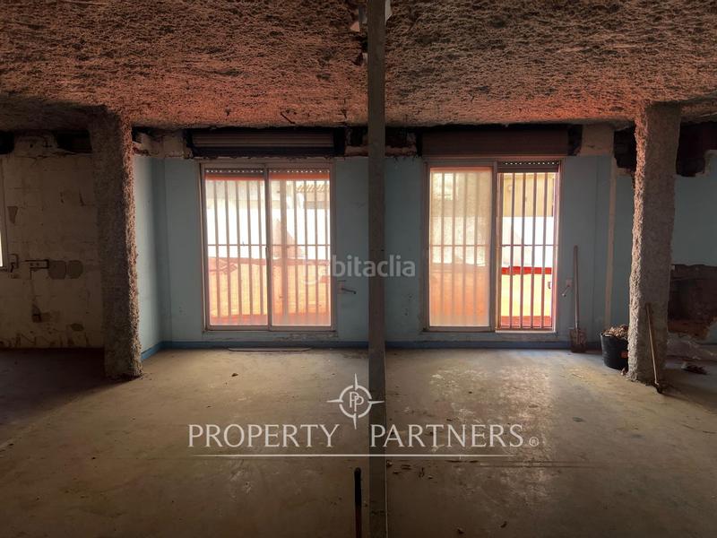 Foto 1a8025cd-5fae-4504-952b-b9334be4fd75. Local comercial  en navarro reverter con 3 terrazas y luz natural en Valencia