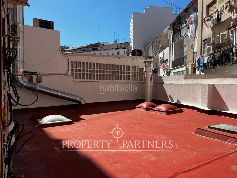 Foto 2bb4b6a8-5259-4391-a1da-a38a662a24e2. Local comercial  en navarro reverter con 3 terrazas y luz natural en Valencia