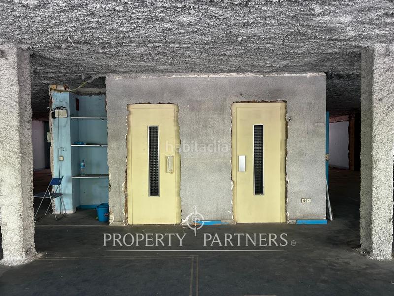 Foto 3b4e8435-a000-4294-8a11-1f4a4e46feb2. Local comercial  en navarro reverter con 3 terrazas y luz natural en Valencia