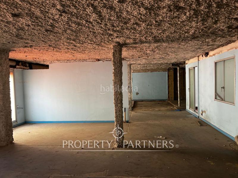 Foto 6c31bf3a-878e-4ca7-8b12-8988491149d4. Local comercial  en navarro reverter con 3 terrazas y luz natural en Valencia