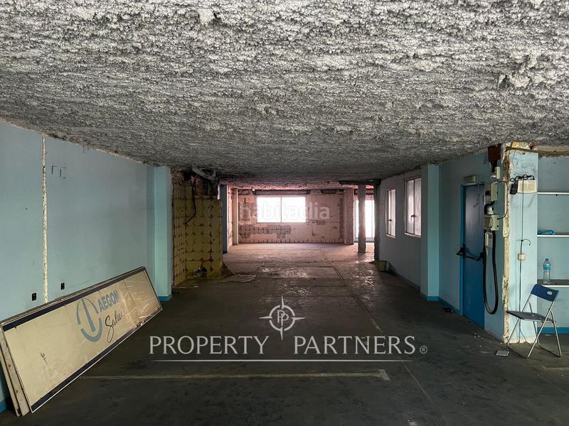 Foto ad44f164-2545-4dc7-b336-68b5ae2bc069. Local comercial  en navarro reverter con 3 terrazas y luz natural en Valencia