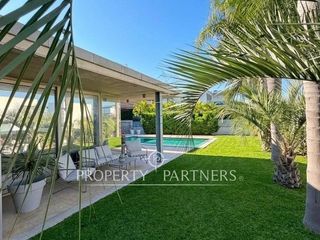 Chalet  Carrer figuera. Espectacular villa de 670m cerca al golf escorpión, torre en con