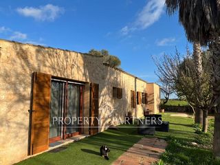 Xalet  Felanitx. Finca rústica con estilo mallorquín y opción de piscina legal