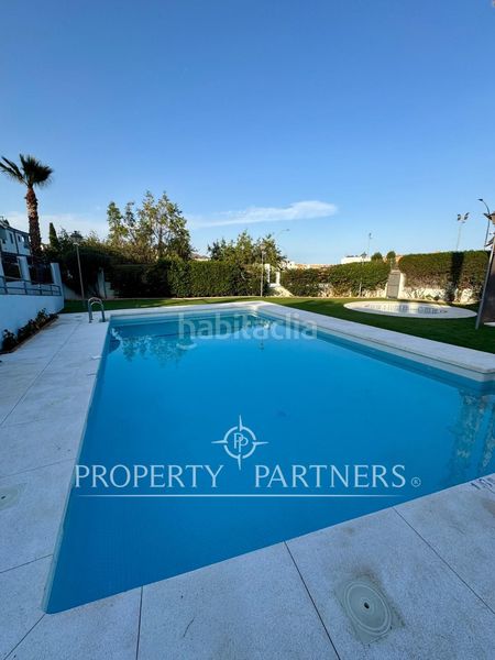 Foto 5892b729-398f-47b0-a213-f56f6da74f30. Casa adossada amb aparcament piscina a Lo Cea Rincón de la Victoria