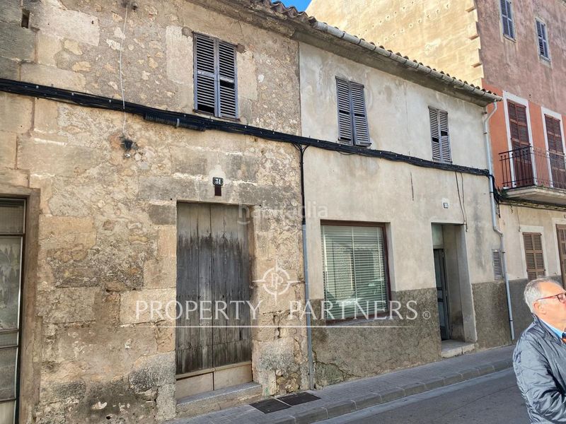 Foto e907689b-ce6b-4eeb-9f27-e2e7431cda7a. Casa adossada amb aparcament a Manacor centre Manacor