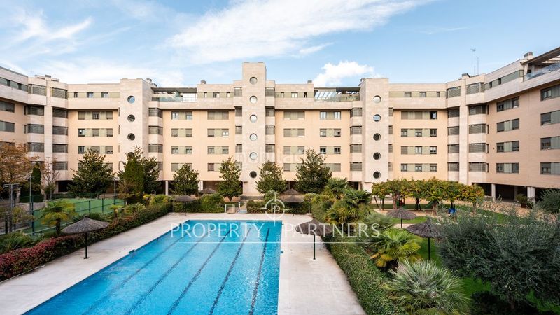 Foto 2ab63f67-f944-4c30-8b7b-192a786bc2f6. Apartament amb calefacció aparcament piscina a Palomas Madrid