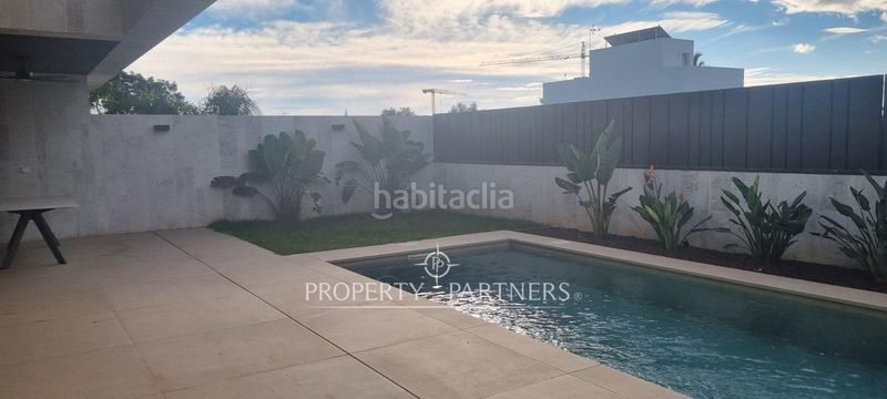 Foto 8755a8ac-c5ab-4cf2-915f-5909a6bdf4dc. Casa aparellada amb calefacció aparcament piscina a Rocafort