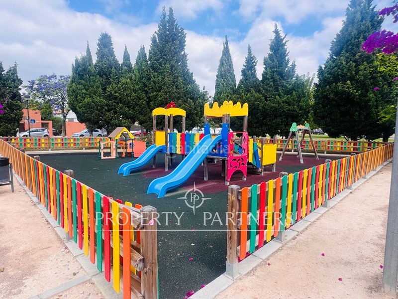 Foto a221ef46-a413-428b-9a5c-043f996699e9. Casa aparellada amb calefacció aparcament piscina a Rocafort