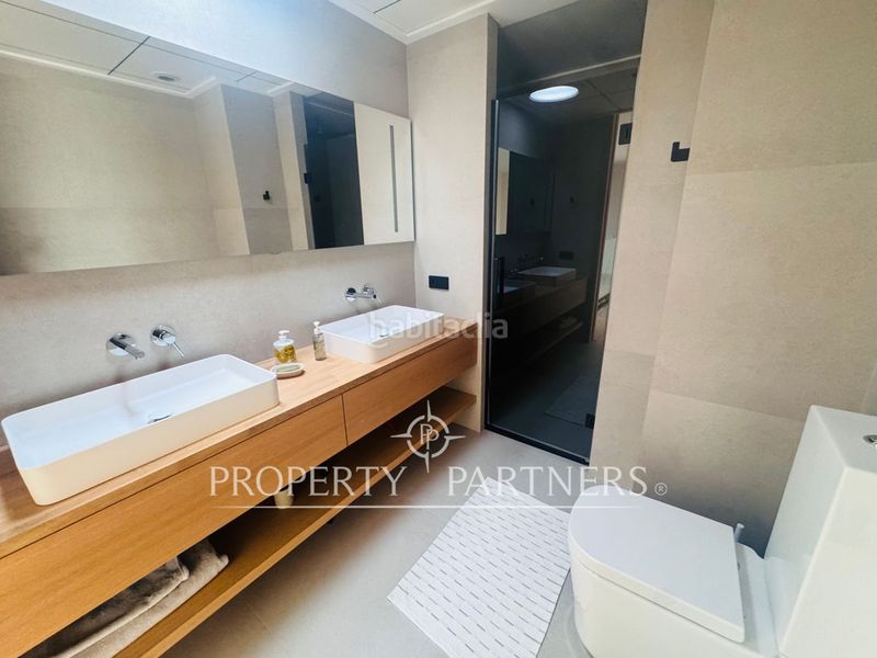 Foto a395d41b-e83a-4e4e-b43a-43d3d69fba88. Casa aparellada amb calefacció aparcament piscina a Rocafort
