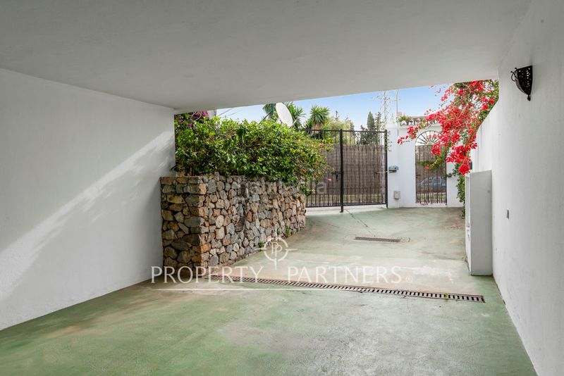 Foto c0efc2b4-bcf6-45dd-a699-705c69b20ed2. Casa adossada amb calefacció aparcament piscina a Marbella