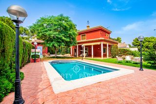 Chalet  Av. puntal del meliquet. Espectacular casa independiente en urb paraíso, náquera, 5 hab,