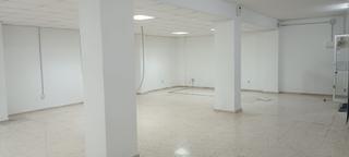 Lloguer Local Comercial a La Orden. Local comercial de esquina en la orden