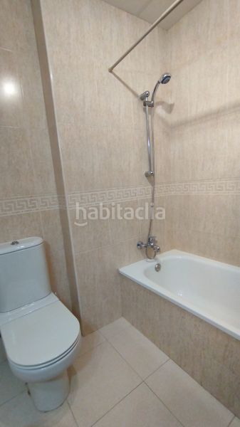 Foto 0682905b-a840-484b-9917-789dbb153275. Rent flat in Centro Huelva