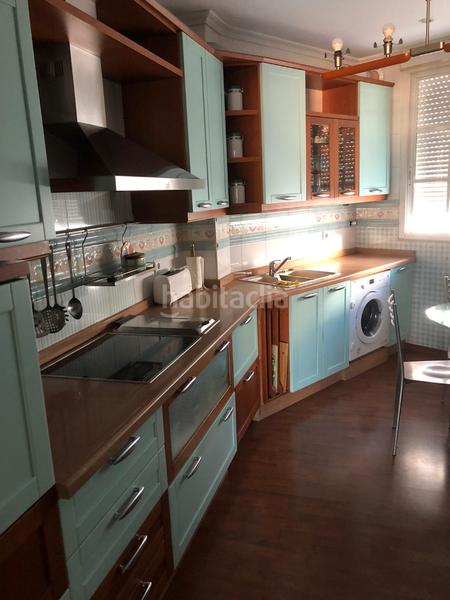 Foto 6dafba6d-e25f-4a70-b8b2-c0993759ec35. Alquiler piso en calle san sebastián 5 gran piso céntrico con garaje y trastero en Huelva