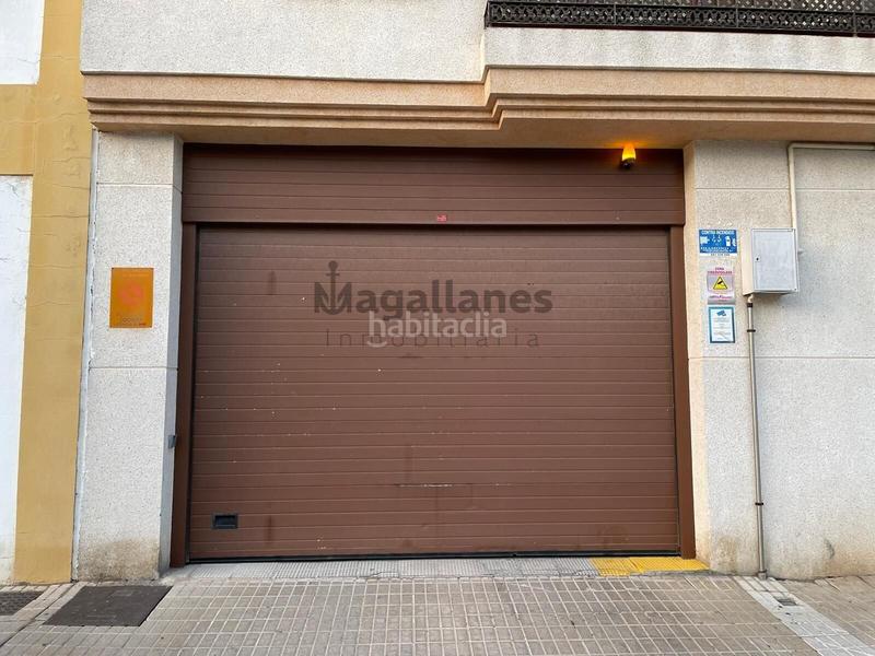 Foto ec9529c0-3927-48b1-8c56-12b24423691c. Parking coche en calle nao santiago 6 en V Centenario-Piletas-Capuchinos Sanlúcar de Barrameda