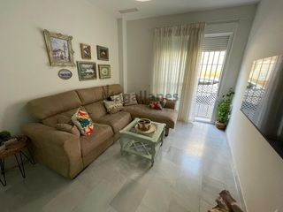 Ground floor in Centro-Calzada-Cabo Noval. En exclusiva!