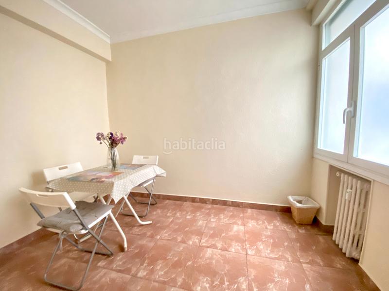Foto ee0eb3cf-6b0a-40c8-b896-c667abaedb43. Appartamento con riscaldamento in Ensanche Vitoria - Gasteiz