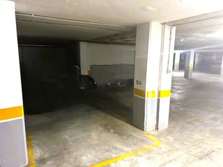 Car parking in Avenida Juan Carlos I 86
