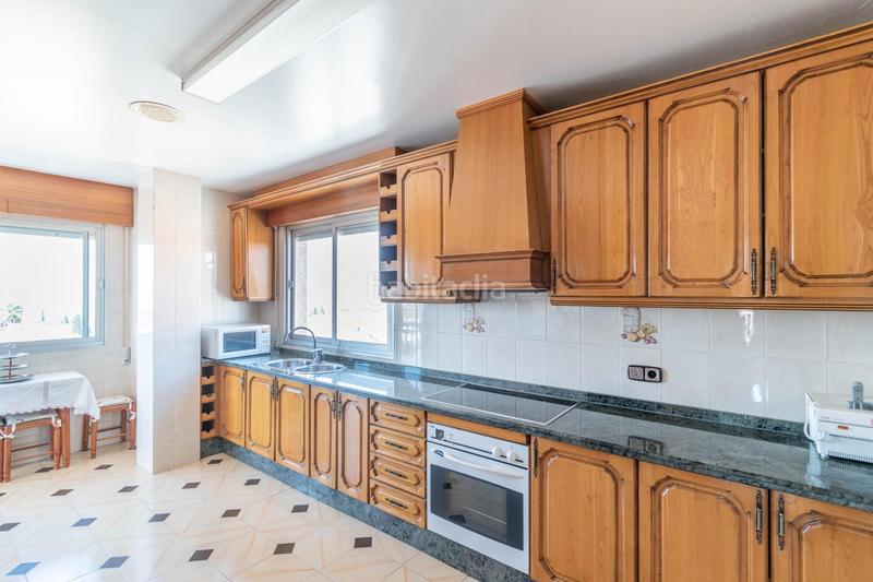 Foto 60d4997a-dc33-4d89-8de8-039ccbbf3ad9. Casa pareada pareado granada en Jun