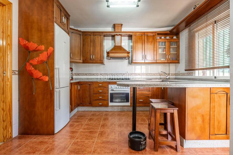 Foto a4d915c2-2a45-497b-b433-5e2a60cd6d70. Casa adossada amb calefacció aparcament a Ambroz Vegas del Genil