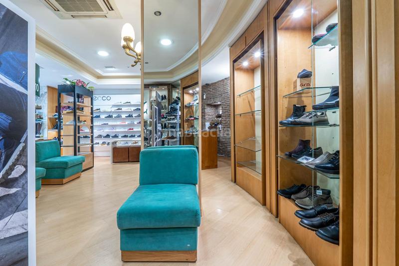 Foto d93a9660-7620-4c3d-b23a-d389de2176e3. Local comercial en avenida avenida de la constitución 25 local en venta en Granada