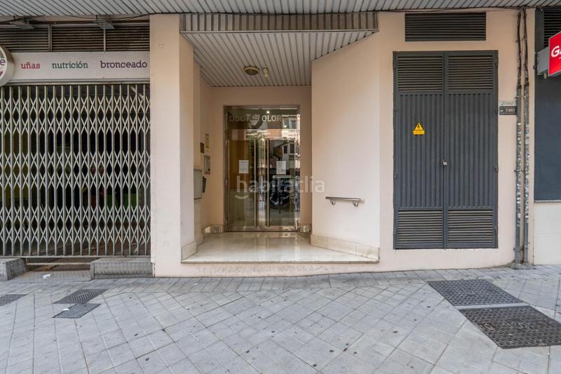 Foto 21bd09c8-3d1e-4a5e-bd0e-77ac814e4c50. Lloguer aparcament cotxe a avenida doctor oloriz 5 a Granada