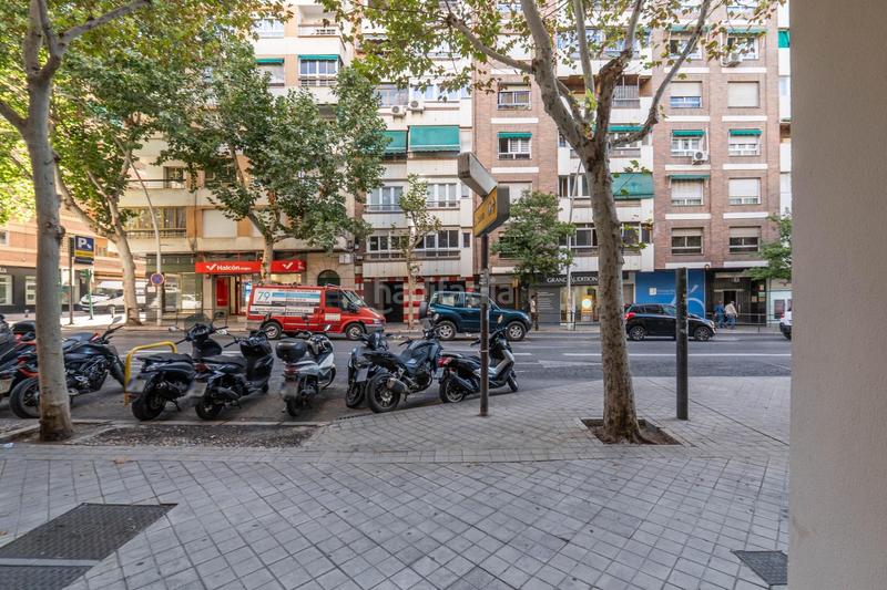 Foto 7d19f0db-dca2-46e9-9de3-156d6b0b5098. Lloguer aparcament cotxe a avenida doctor oloriz 5 a Granada