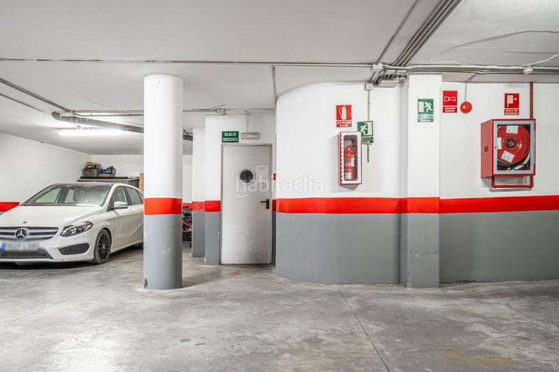 Foto 89b9ccf7-dc52-4c96-9e22-c97ab50dcd59. Location parking voiture dans avenida doctor oloriz 5 dans Granada