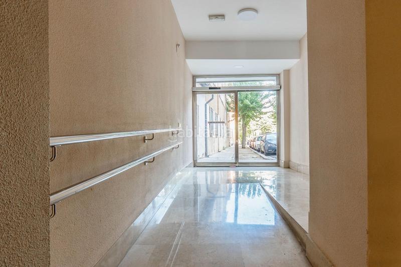 Foto d06bf13a-5447-4a12-9c83-bde6597b18c6. Location parking voiture dans avenida doctor oloriz 5 dans Granada