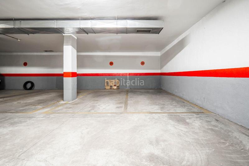 Foto f96b12f4-4d8e-4597-9ce7-dd590a8f16ad. Location parking voiture dans avenida doctor oloriz 5 dans Granada