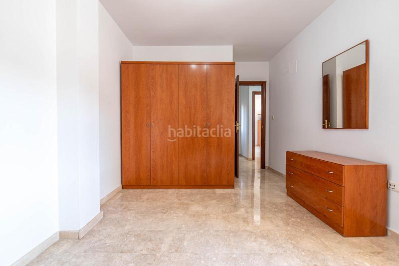 Foto f5a68669-797a-4054-8372-7866672ec42f. Piso  en venta centro en Atarfe