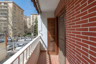 Pis a Sancho panza 3. Venta de amplio piso en cervantes  granada