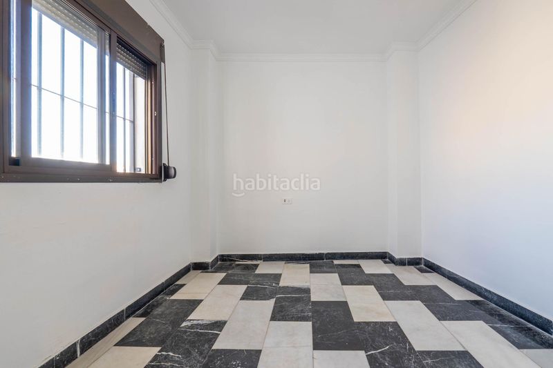 Foto 35abb3c3-e491-434d-8d1c-4ad16f11819e. Casa adossada amb aparcament a Santa Fe