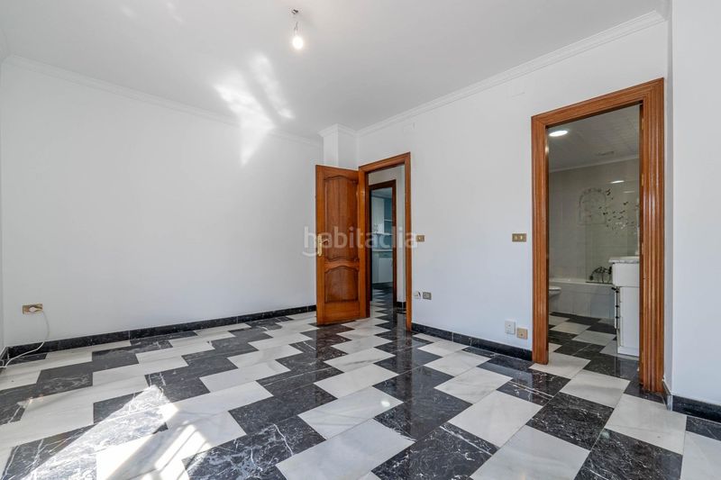 Foto 4dad6f8b-af03-470f-bcb1-cdfb8b5bb359. Casa adossada amb aparcament a Santa Fe