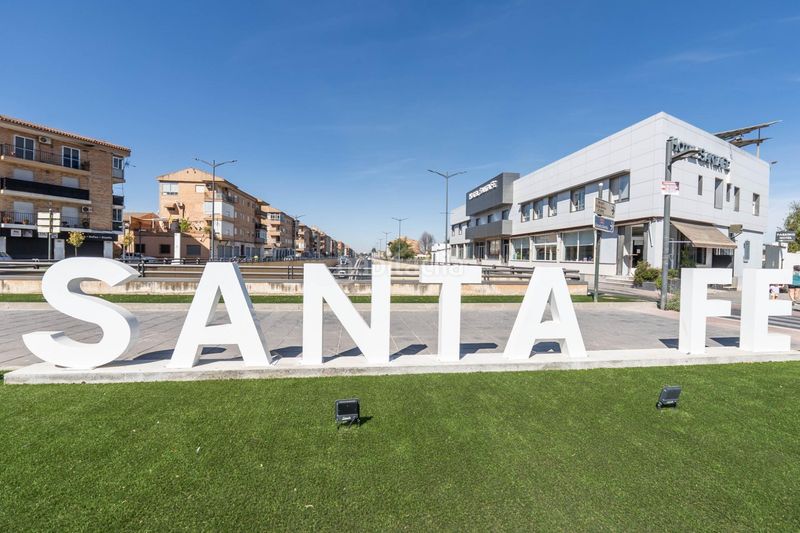 Foto 6ce02bab-d151-48e8-a5c2-c49f1168f240. Casa adossada amb aparcament a Santa Fe