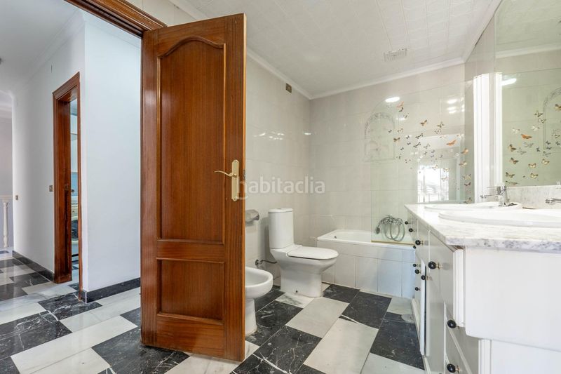 Foto 768da064-4913-4db2-89e5-62ff33fa861f. Casa adossada amb aparcament a Santa Fe