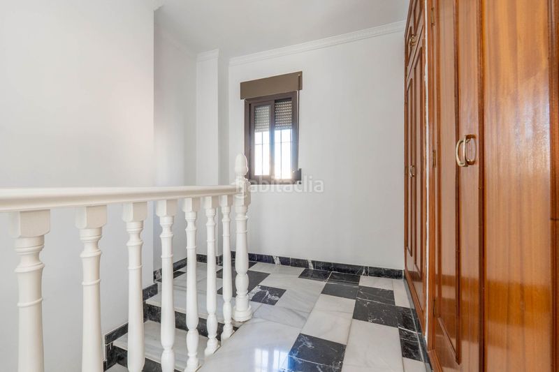 Foto a464f4cc-3a50-42ad-9817-afb482c19507. Casa adossada amb aparcament a Santa Fe