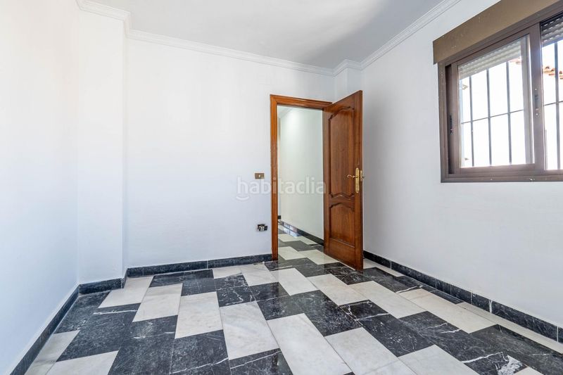 Foto cbd5f82f-bc3e-4436-be3c-61778b8e8b43. Casa adossada amb aparcament a Santa Fe