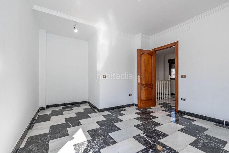 Foto e3db7985-8ec4-4d37-8498-e543f8c3c158. Casa adossada amb aparcament a Santa Fe