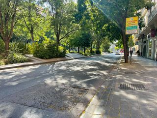 Lloguer Aparcament cotxe  Avenida avenida constitución. Plaza de garaje para coche grande en avenida constitución   gran