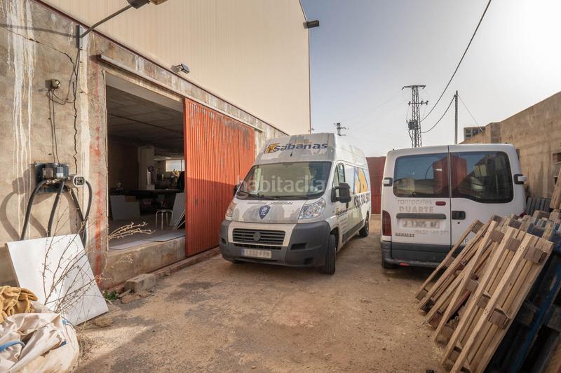 Foto 578386a0-d58a-4e2c-8345-50bcd65a8419. Bâtiment à usage industriel dans Iznalloz